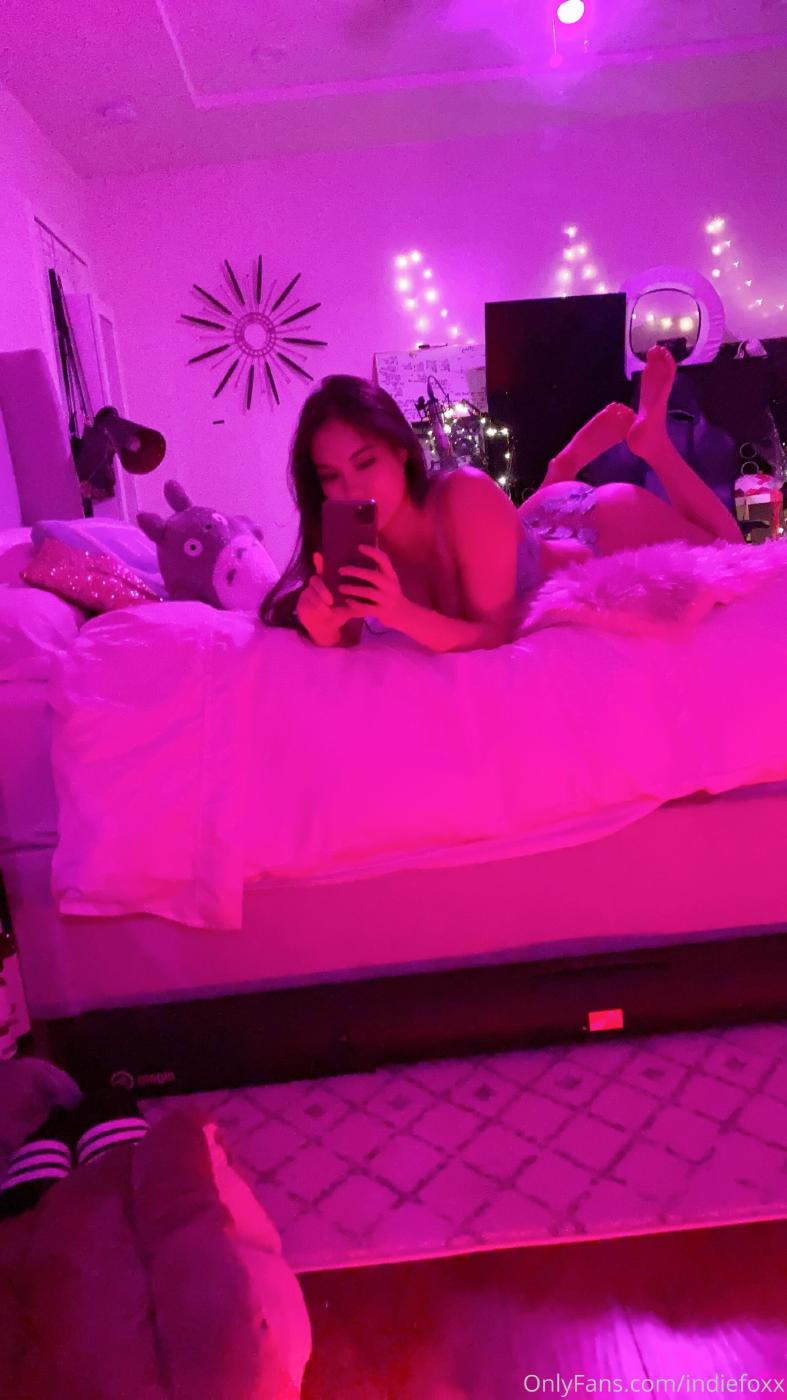 indiefoxx lingerie lounging onlyfans set leaked TQEFJJ