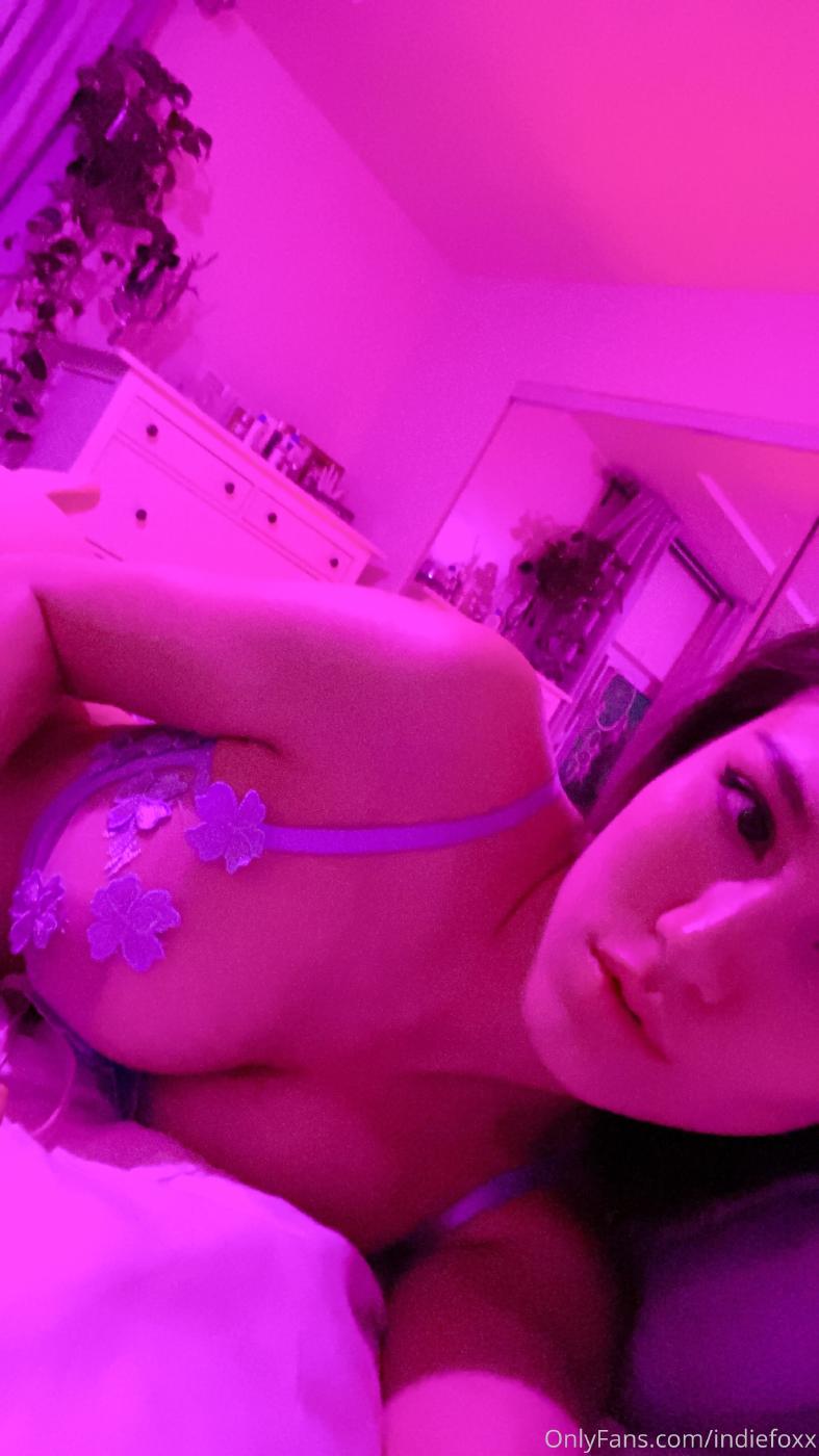 indiefoxx lingerie lounging onlyfans set leaked TZIBUO