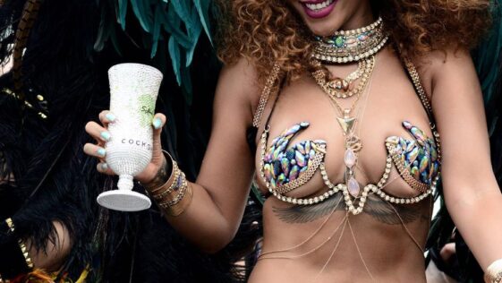 Rihanna nude nip slip magazine photoshoot set leaked