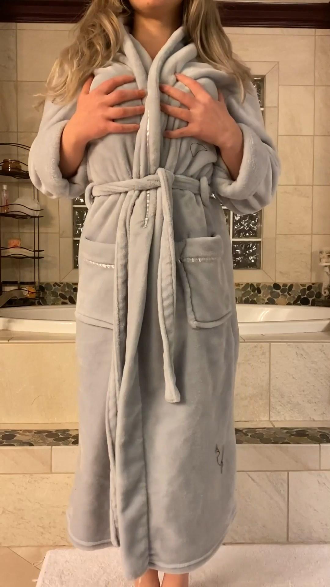 ava bamby nude bath robe striptease video leaked VMFJHV