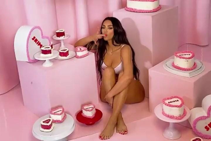 kim kardashian lingerie skims photoshoot bts video leaked SIEYPU