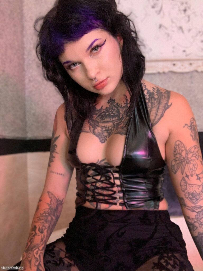 Alice BrownTattoo Alice Celebrity leaked Nudes Thothub.vip 5