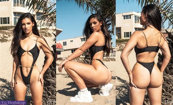 Natalie Gibson Nude Beach Bikini Photos Leaked
