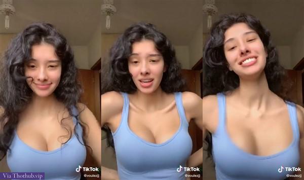 Voulezjj Topless Boob Bouncing Video