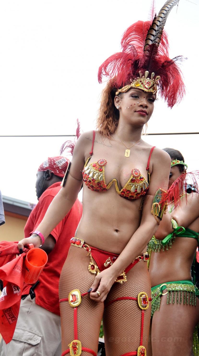 rihanna bikini nip slip barbados festival photos leaked WSFOBU