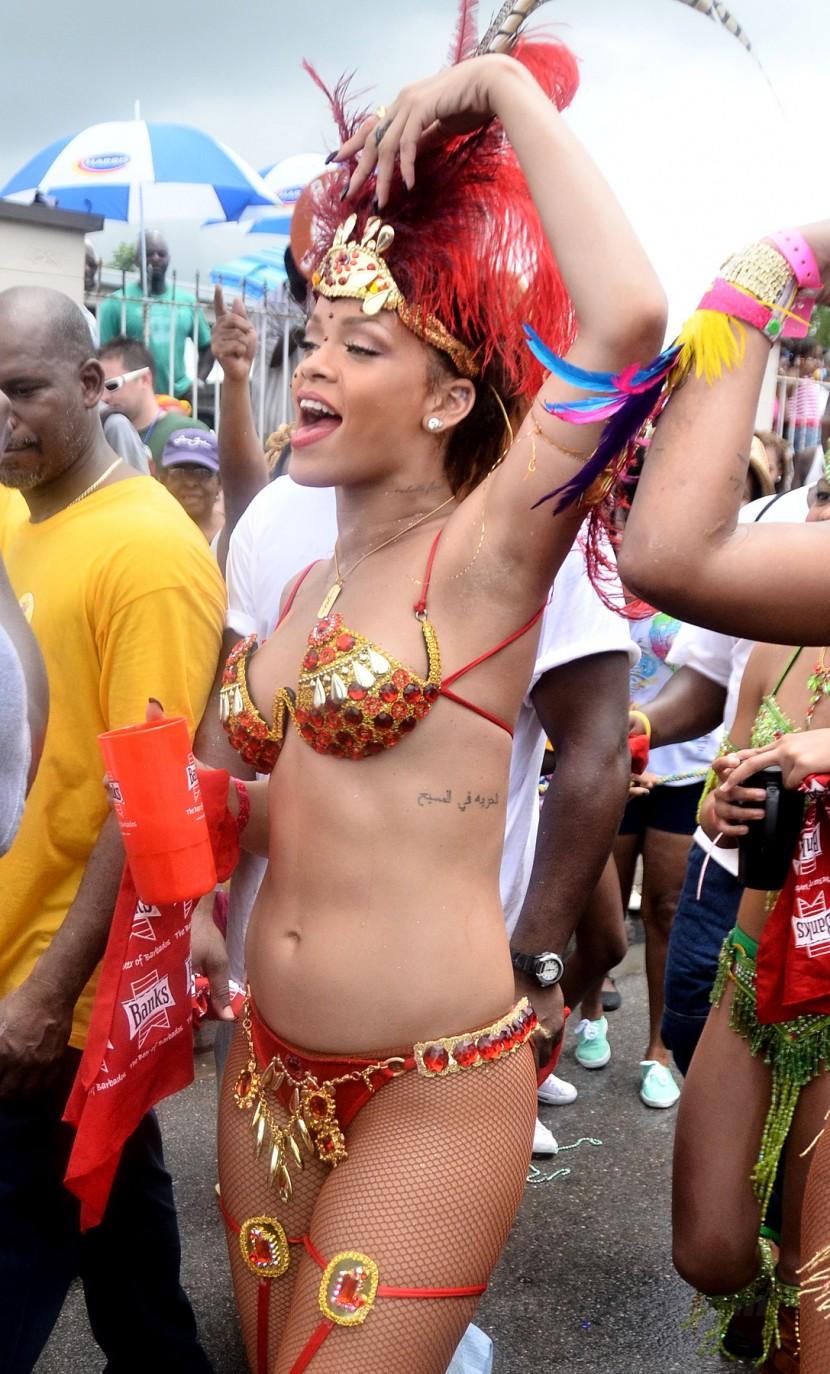 rihanna bikini nip slip barbados festival photos leaked YQFAEU