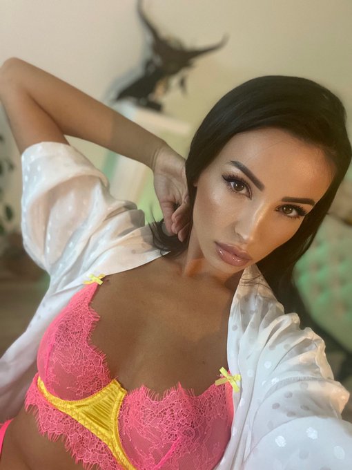 Alyssia_kent OnlyFans Leaked - Free Access