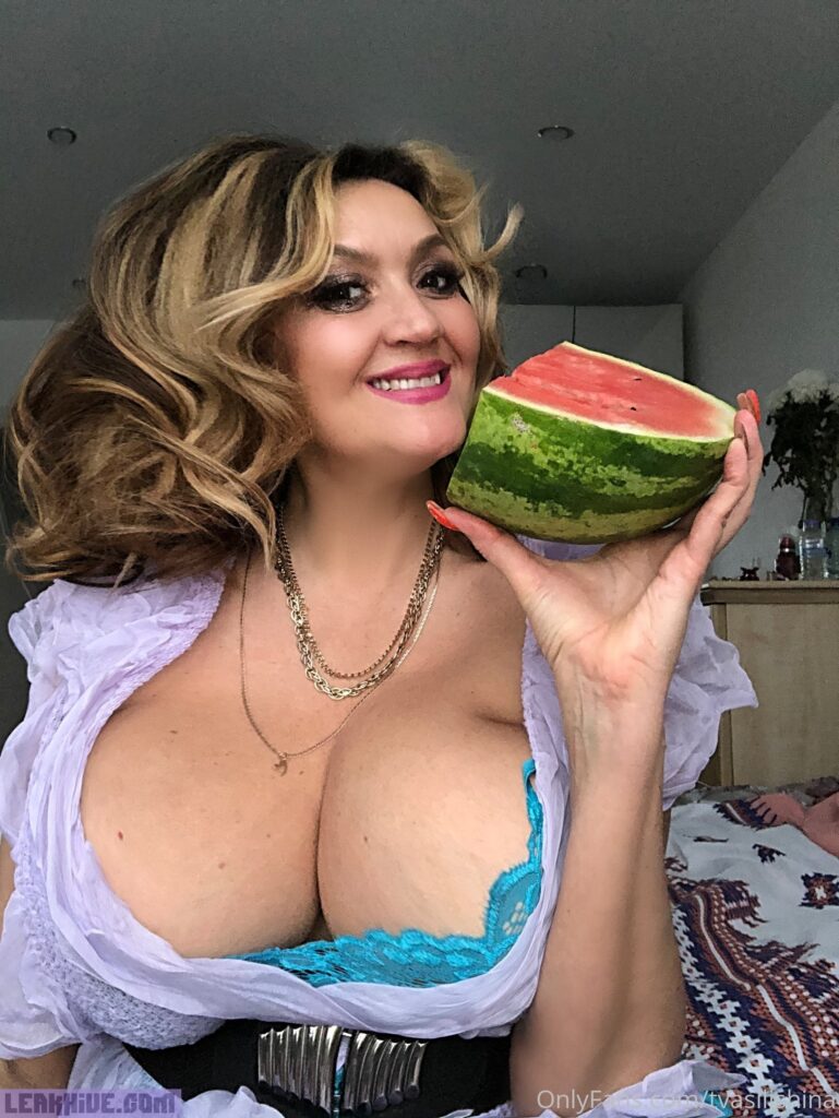 busty milf porn photos and videos Leakhive.com 46