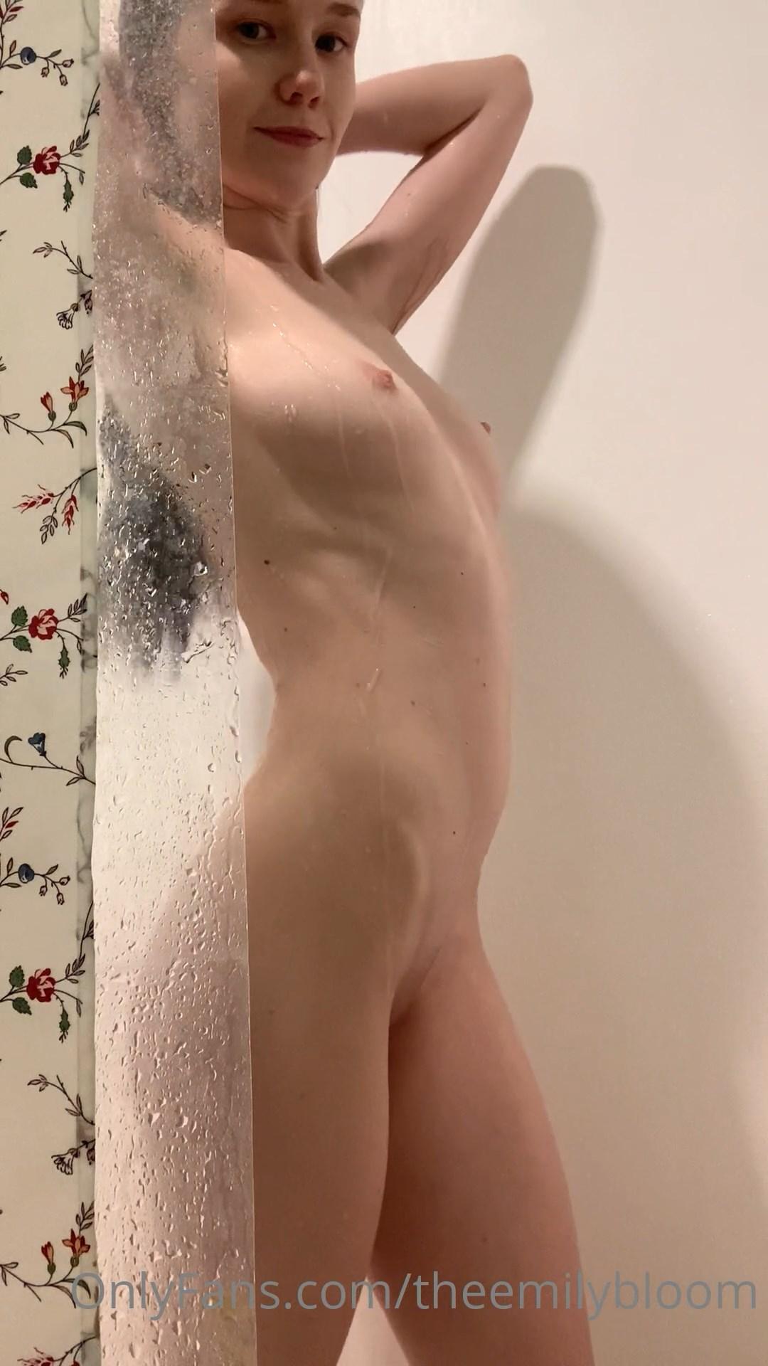 emily bloom nude shower pussy onlyfans video leaked RIUMVK