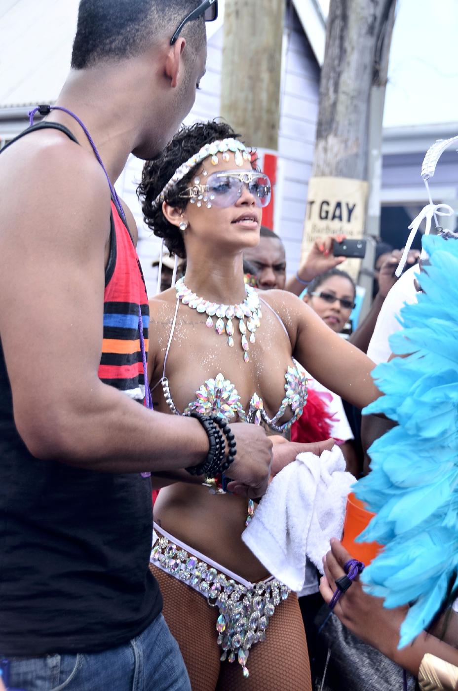 rihanna nip slip barbados festival photos leaked MVPOWE