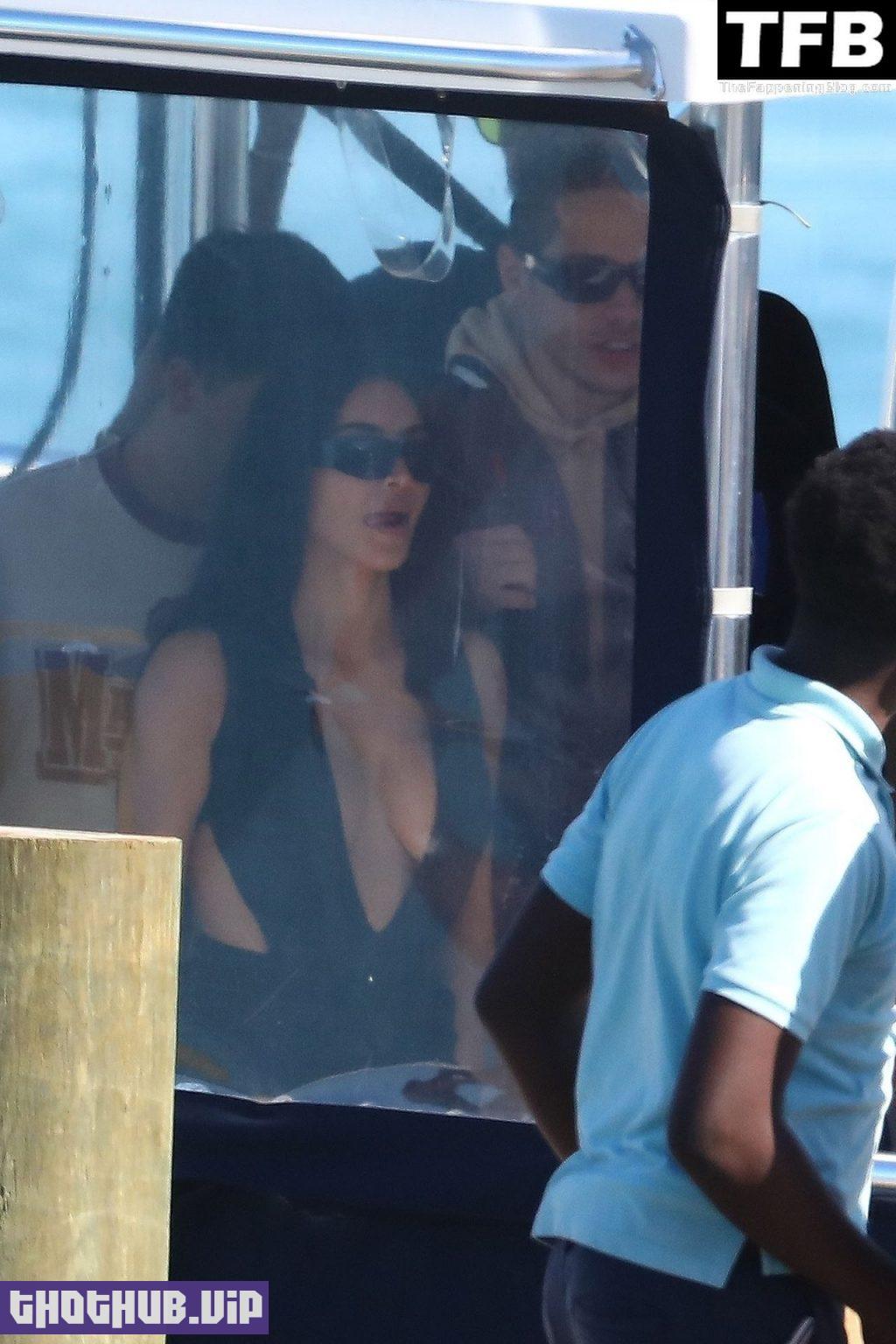 Kim Kardashian Sexy Tits The Fappening Blog 20