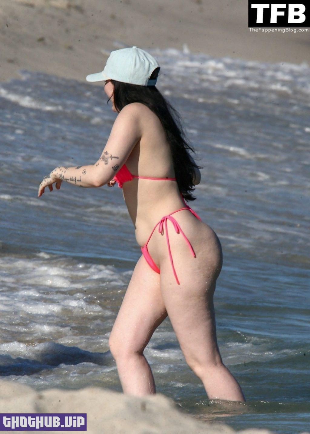 Sexy Noah Cyrus Enjoys A Sunny Day With Family And Friends In Miami Beach (37 Photos) On Thothub photo