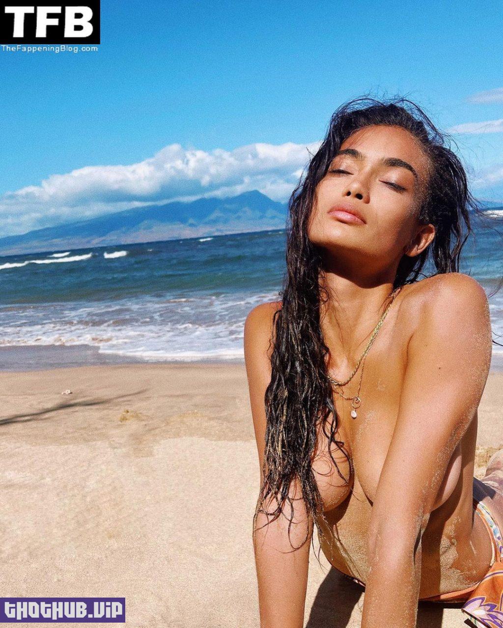 Kelly Gale Topless The Fappening Blog 1