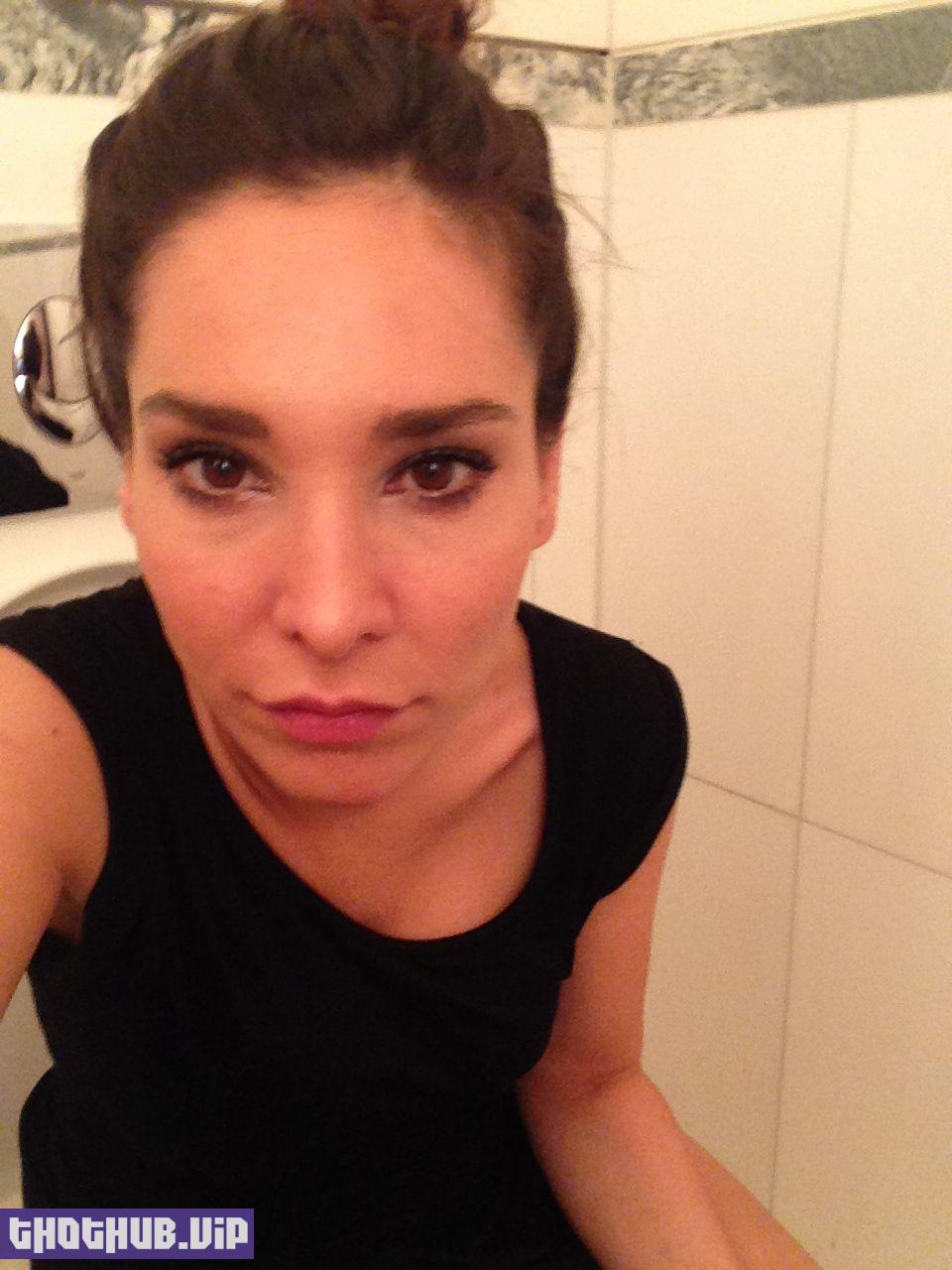 Deutsche Moderatorin Sandra Ahrabian Nude Leaked Selfies