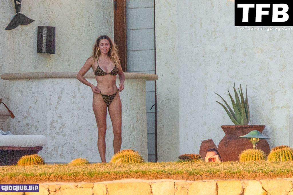 Jason Sudeikis and Keeley Hazell have rekindled their romance as they were spotted packing on the PDA during a recent trip to Cabo San Lucas Mexico TFB 9